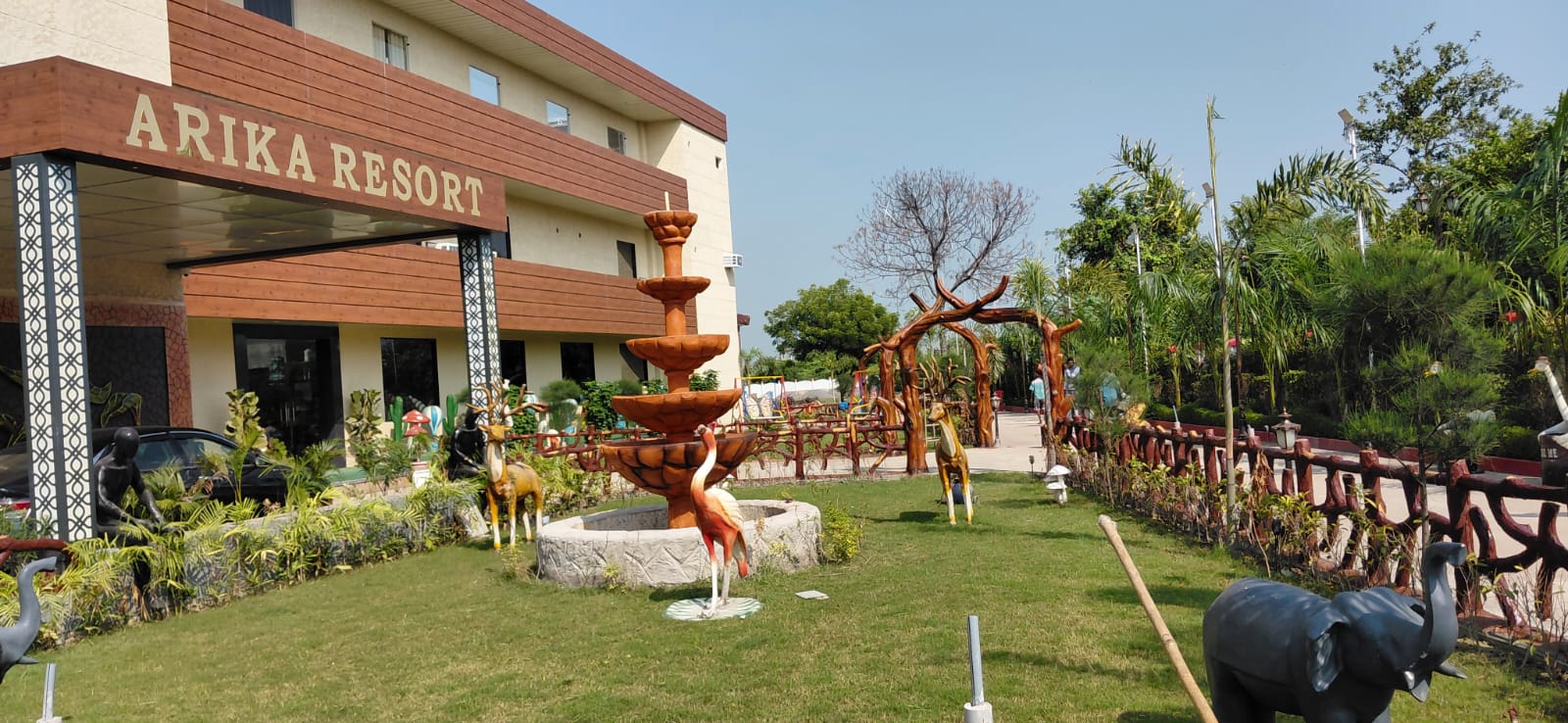 Arika Resort Landscaping & Sculptures